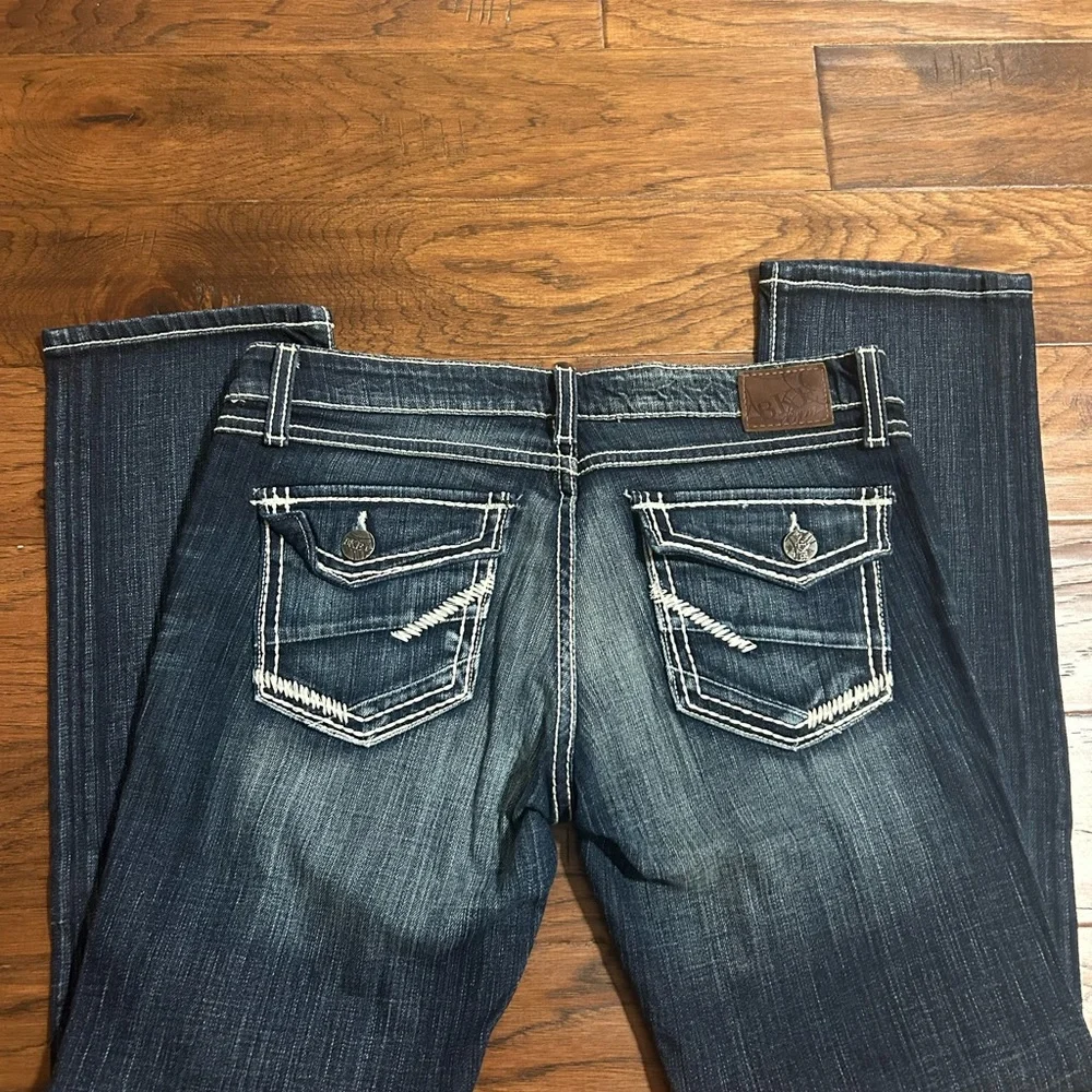 Woman's casual BKE Dark Blue Boot Cut Jeans
Sabrina stretch 29 X 31L Like new - Picture 2 of 5